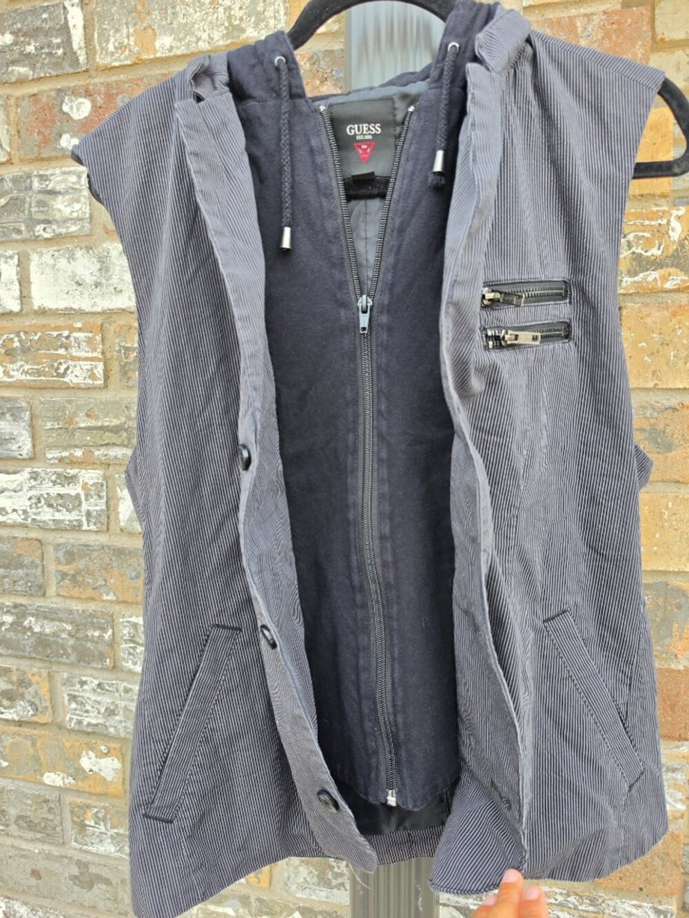 GUESS Size L/G Gray Pinstripe Hooded Vest – Zip & Button Front - Picture 4 of 11